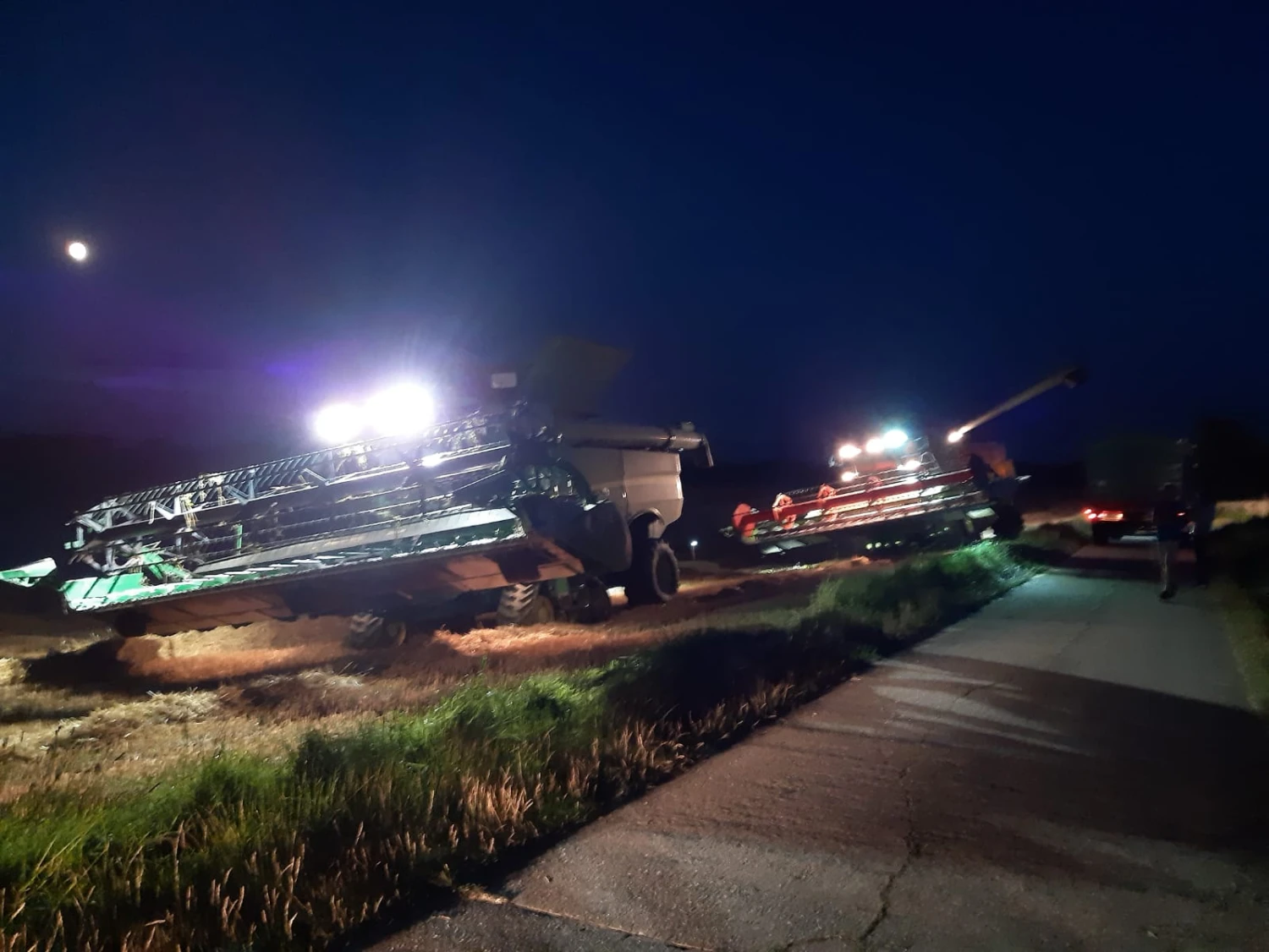 Ferienwohnungen Pappelhof, Landmaschinen bei Nacht